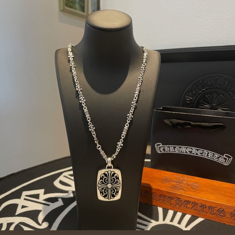 Ch**me He**ts necklaces